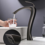 Luxury Chrome Brass Bathroom Sink Faucet with Single Handle and Anti-Leak Ceramic Valve