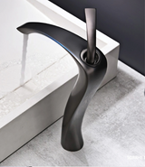 Luxury Chrome Brass Bathroom Sink Faucet with Single Handle and Anti-Leak Ceramic Valve