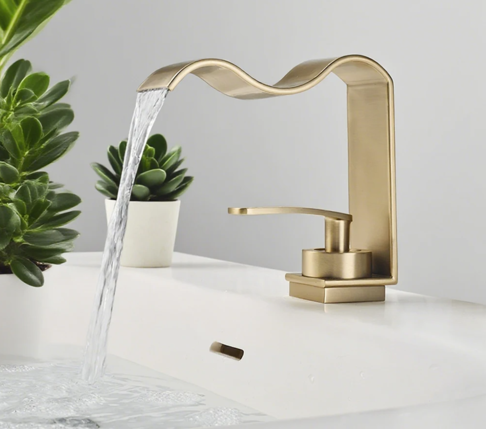 Elegant Gold Bathroom Sink Faucet with Waterfall Flow and Single Handle Control