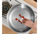 TitanPro – Pure Titanium Frying Pan with Hammered Fish-Scale Pattern
