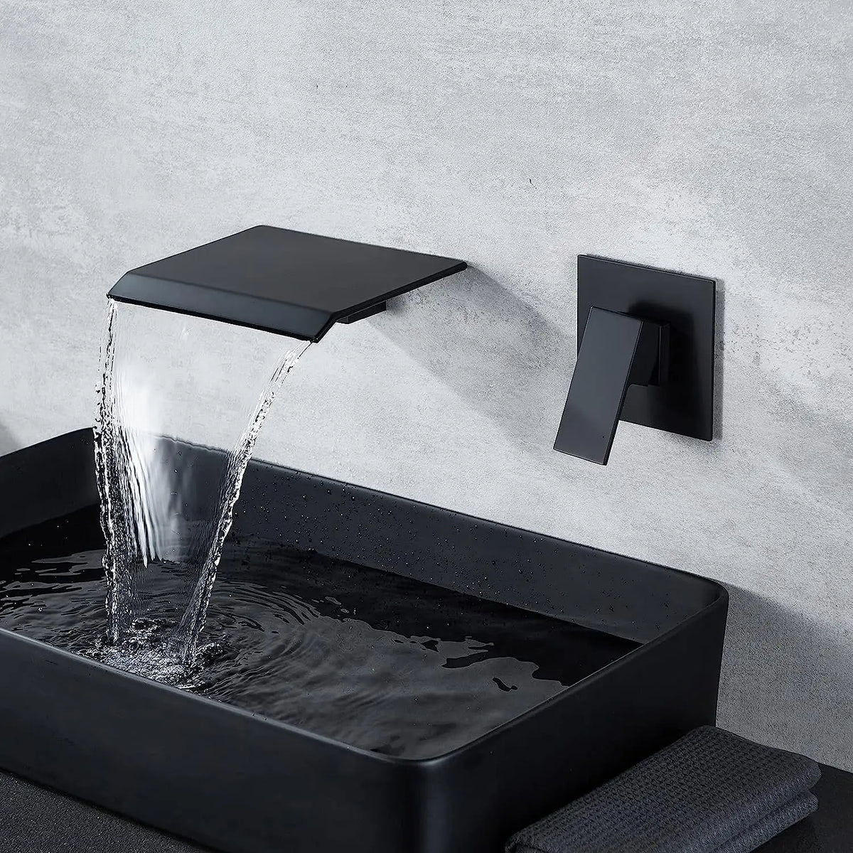 Waterval Wastafelkraan – Dubbele Handvatten | Chroom & Mat Zwart | 2-Gats Wand- of Tafelmontage