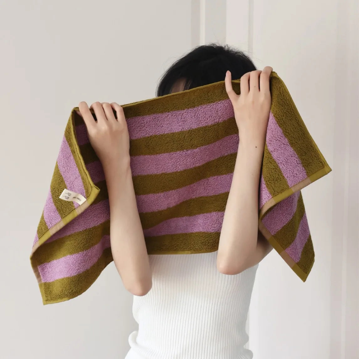 RetroStripe Luxe Cotton Towel – Striped Luxury Towel in Hotel Quality