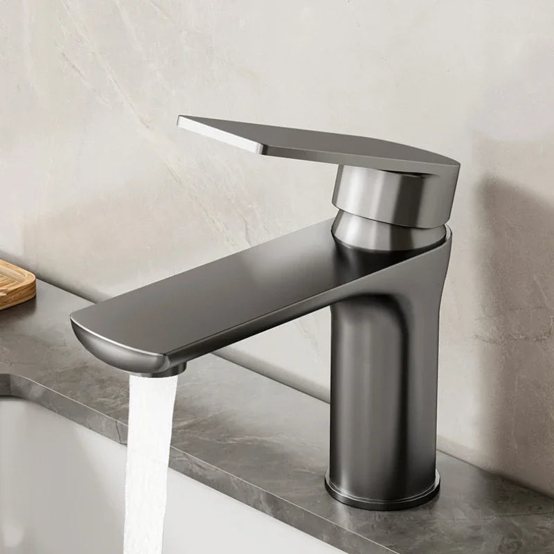 Modern Stainless Steel Bathroom Sink Faucet – Single Handle Basin faucet for Hot and Cold Water