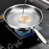 TitanPro – Pure Titanium Frying Pan with Hammered Fish-Scale Pattern